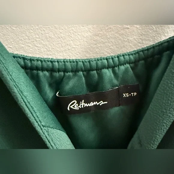 Reitmans | Forest Green Elegant Buttoned Cropped Jumpsuit - Picture 9 of 14